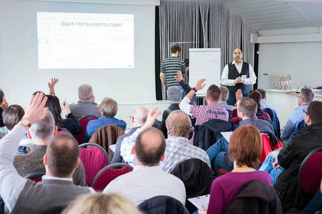 Als Referent beim Seminar "Von der Fotografie leben" 36 Als Referent beim Seminar „Von der Fotografie leben“
